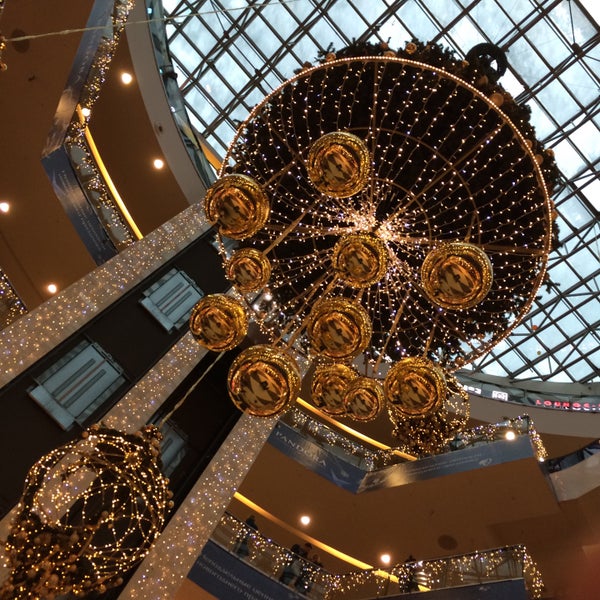 รูปภาพถ่ายที่ Galeria Shopping Mall โดย Oksana M. เมื่อ 1/8/2015