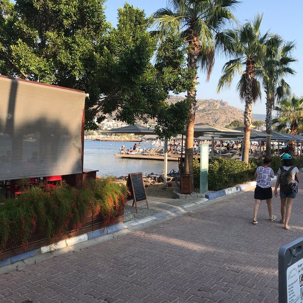 Снимок сделан в Marisol Boutique Hotel &amp; Beach пользователем Akın 8/25/2019