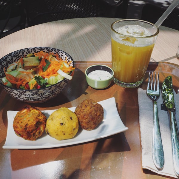 BüL Bar à cannes Juice Bar in Rochechouart