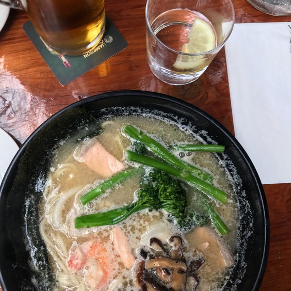 Foto diambil di Yamamori Sushi oleh Olena T. pada 5/6/2017