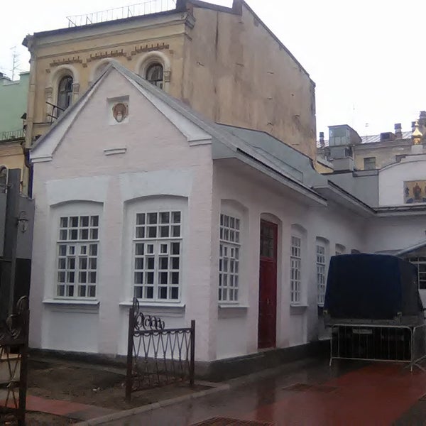 Поданское подворье в санкт-петербурге. Старо афонское подворье спб. Подворье пантелеимонова афонского монастыря в санкт-петербурге. Храм афонского подворья в санкт-петербурге. Старо-афонское подворье в санкт-петербурге.