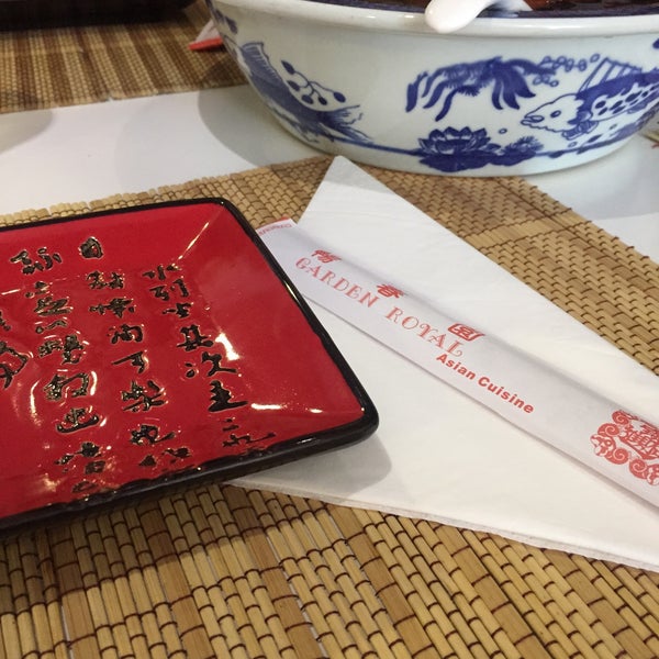 Das Foto wurde bei Jing Chinese Restaurant von Eirini P. am 9/11/2015 aufgenommen