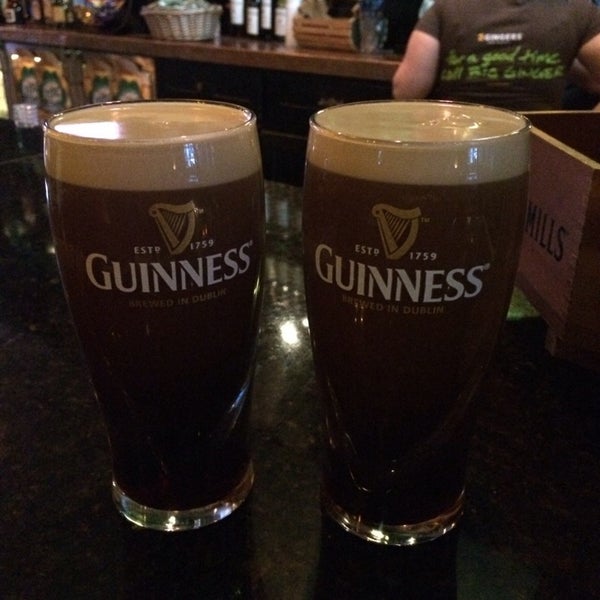 Foto tirada no(a) Claddagh Irish Pub por Melissa J. em 3/16/2014
