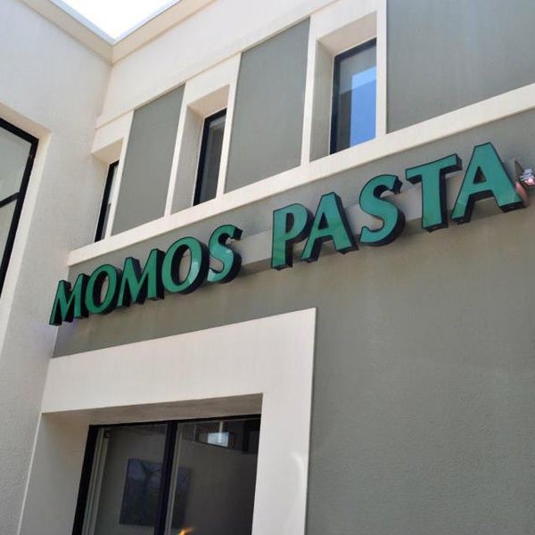 Foto tirada no(a) MoMo&#39;s Pasta por user252751 u. em 8/2/2019