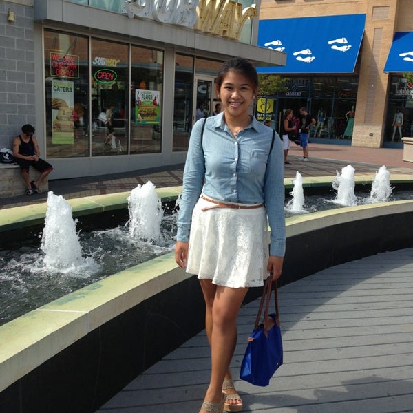 7/28/2013 tarihinde Hannah B.ziyaretçi tarafından Tanger Outlet Atlantic City'de çekilen fotoğraf