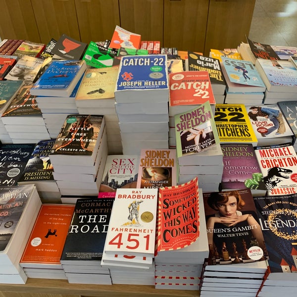 Foreign Languages Bookstore (外文书店) Bookstore in Huangpu