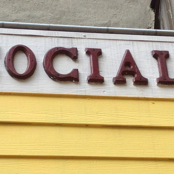6/16/2013にEric B.がSocial Bar, Grill &amp; Loungeで撮った写真