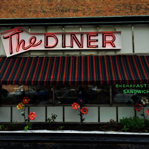 Foto tirada no(a) The Diner por Kevin C. em 4/25/2015
