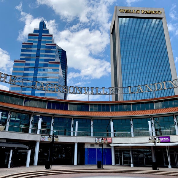 Снимок сделан в The Jacksonville Landing пользователем Kevin C. 5/15/2019