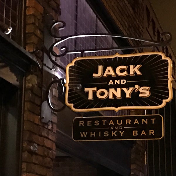 Снимок сделан в Jack and Tony&#39;s Restaurant &amp; Whisky Bar пользователем Kevin C. 11/29/2016