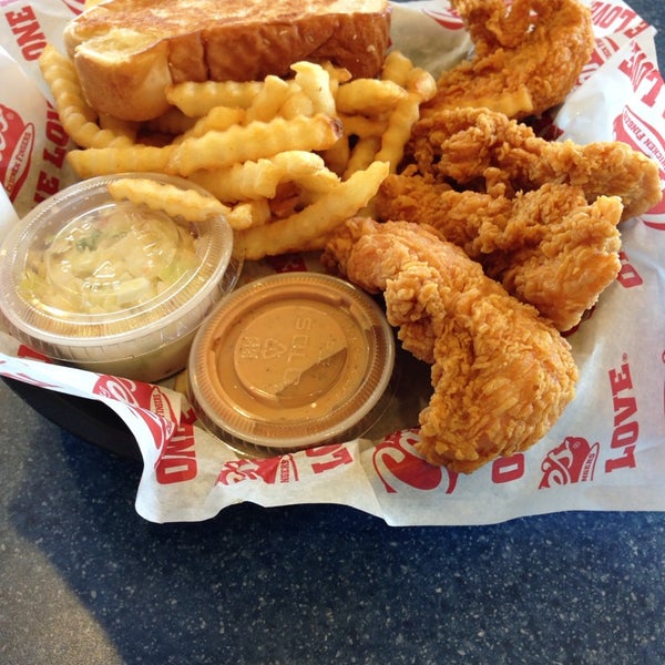 Photo taken at Raising Cane&#39;s Chicken Fingers by Shawn Sid D. on 1/16/2014