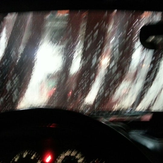 10/8/2012에 Danielle L.님이 Express Car Wash에서 찍은 사진