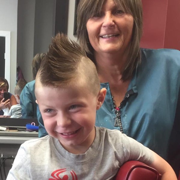 Straight Edge Barbers Hair Salon in Central St. John's