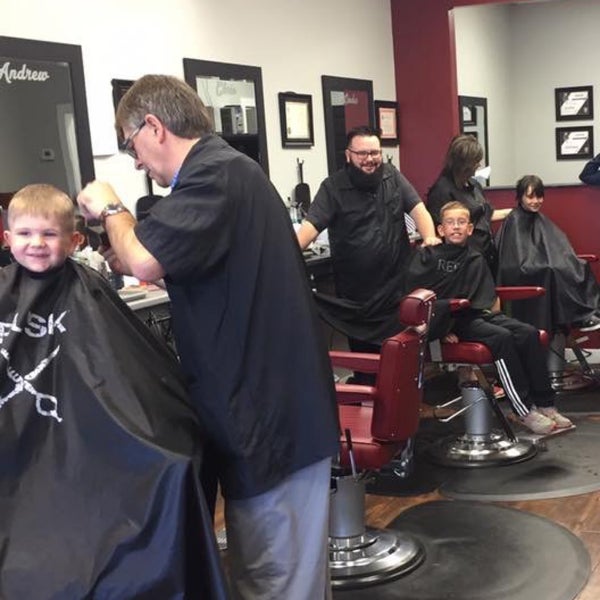 Straight Edge Barbers Hair Salon in Central St. John's