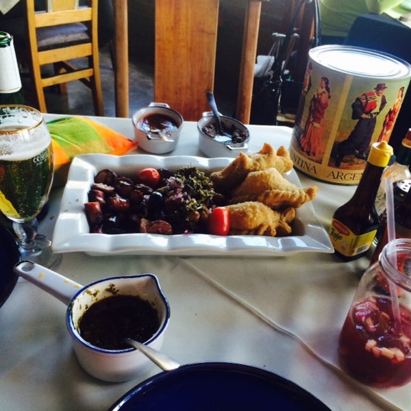 รูปภาพถ่ายที่ Barrio De La Boca Restaurante Argentino โดย Ambar B. เมื่อ 12/17/2014