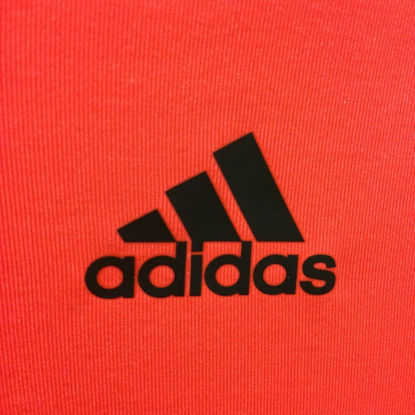 Adidas логотип красный