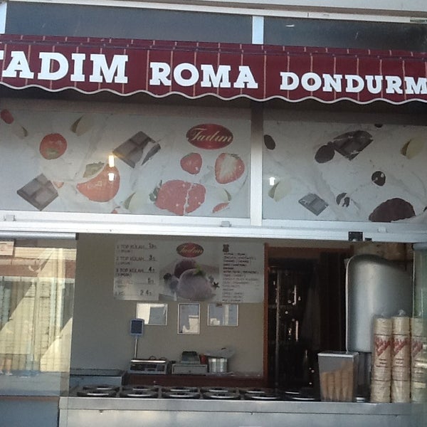 Das Foto wurde bei Tadım Roma Dondurma von Melina B. am 6/17/2013 aufgenommen