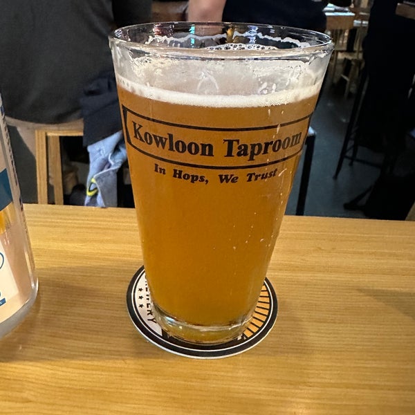 Photo taken at Kowloon Taproom by Benton Y. on 2/10/2023