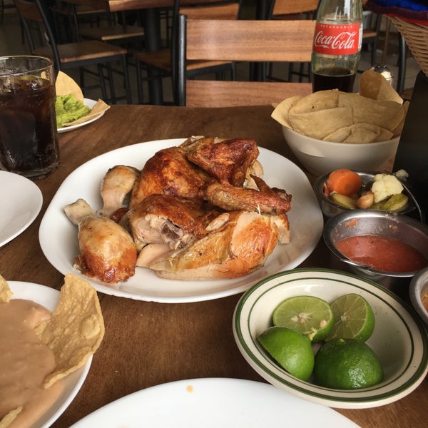 Pollos Asados A La Leña Local de pollo frito en Zapopan