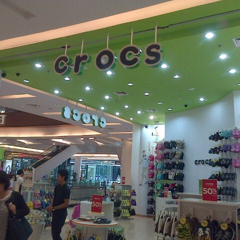 crocs at