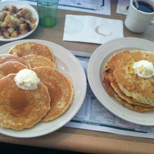Photo taken at Uncle Bill&#39;s Pancake House by Alison on 9/29/2012