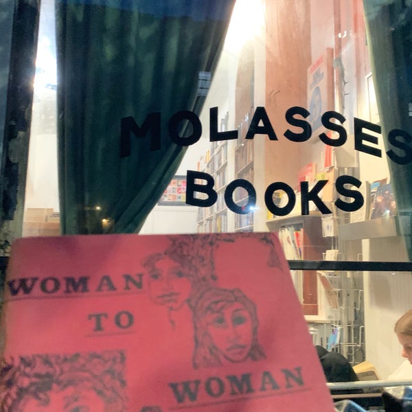Foto tomada en Molasses Books  por sammy el 9/27/2019
