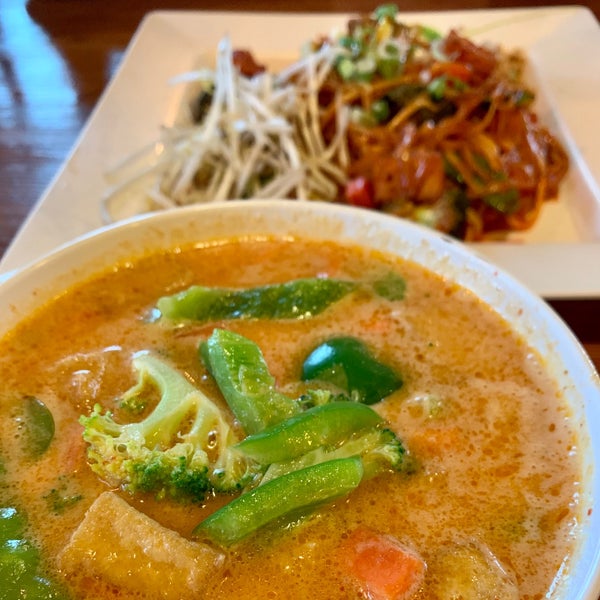 9/8/2021 tarihinde sammyziyaretçi tarafından NaraDeva Thai Restaurant'de çekilen fotoğraf