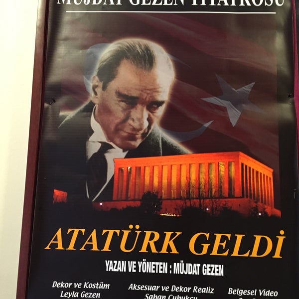 Das Foto wurde bei Müjdat Gezen Tiyatrosu von TC Ebru am 12/6/2015 aufgenommen