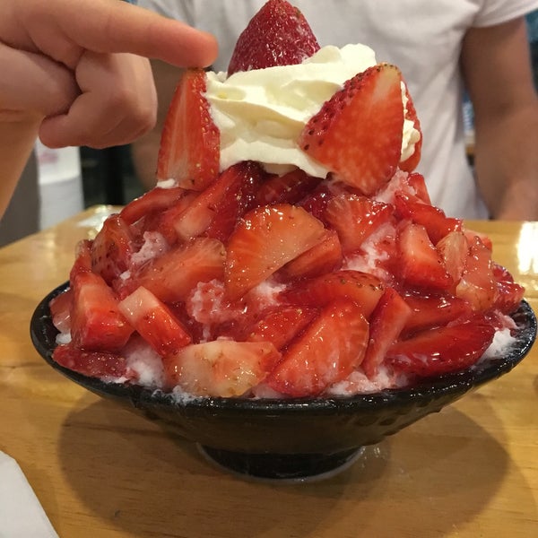 Strawberry Bingsu