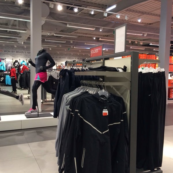 efficiënt dichtbij Eindig Nike Factory Store - 2 tips from 160 visitors