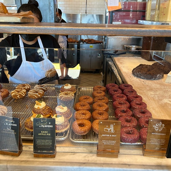 Photo prise au Sidecar Doughnuts &amp; Coffee par Hsiu-Fan W. le10/24/2021