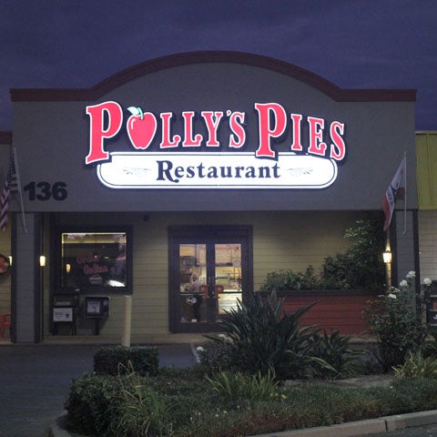 Das Foto wurde bei Polly&#39;s Pies - Fullerton von Polly&#39;s Pies am 6/27/2014 aufgenommen
