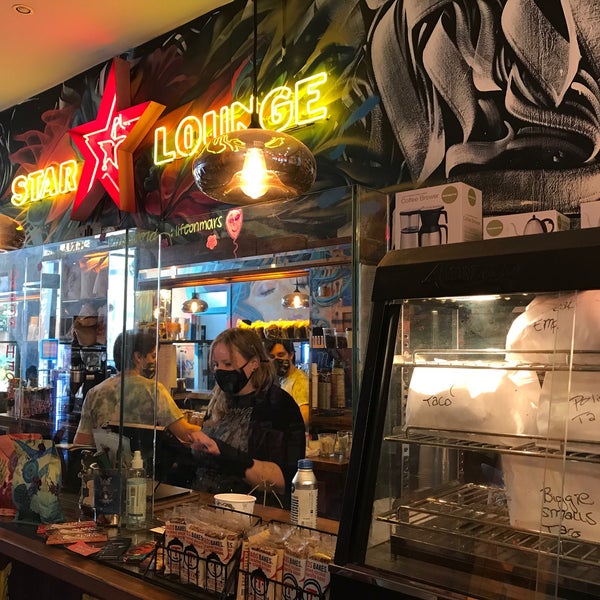 9/30/2021にPrinoobがDark Matter Coffee (Star Lounge Coffee Bar)で撮った写真