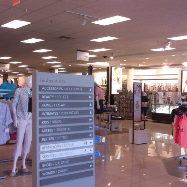 Photos at Kohl's Department Store in Aurora