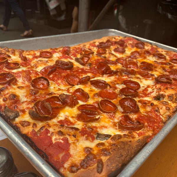 9/5/2019 tarihinde Sarah L.ziyaretçi tarafından Adrienne&#39;s Pizza Bar'de çekilen fotoğraf