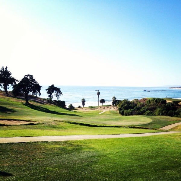 Foto scattata a Sandpiper Golf Course da Anna Y. il 12/20/2013