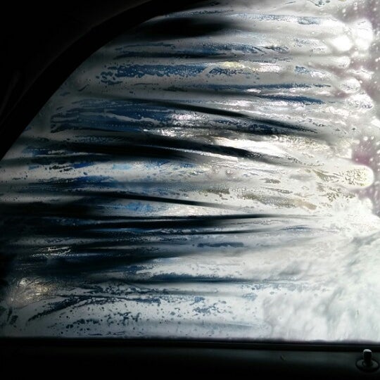12/27/2013에 Kelli R.님이 Rising Tide Car Wash에서 찍은 사진