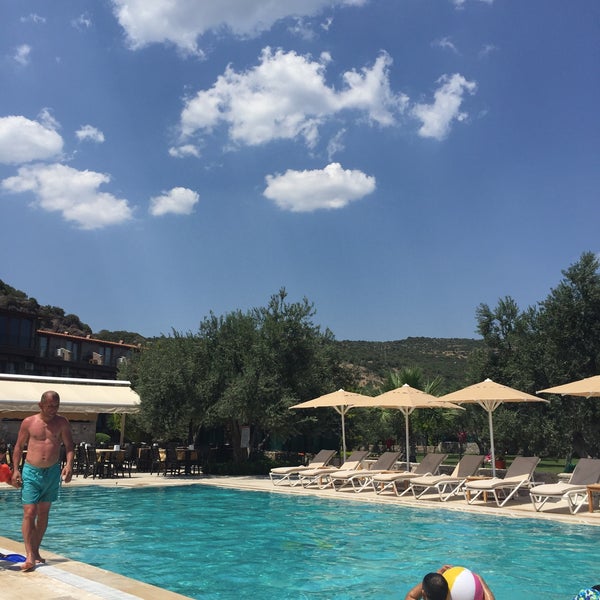 Das Foto wurde bei Assos Park Hotel von Kübra Ş. am 6/21/2016 aufgenommen