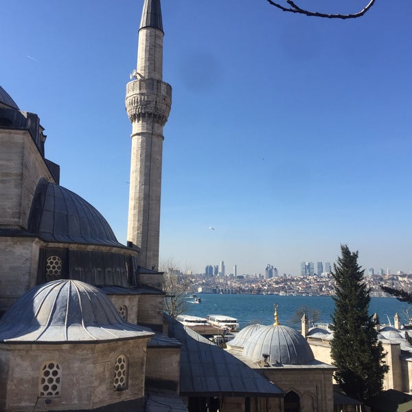 Aşiyan Kitap Kahve Sultantepe Sultantepe Mah. Selman Ağa Çeşme Sok