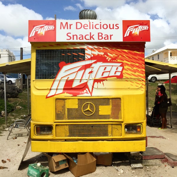 Foto tirada no(a) Mr. Delicious Snack Bar por Petter P. em 12/22/2014