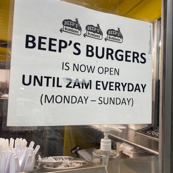 Снимок сделан в Beep&#39;s Burgers пользователем Richie W. 4/13/2023