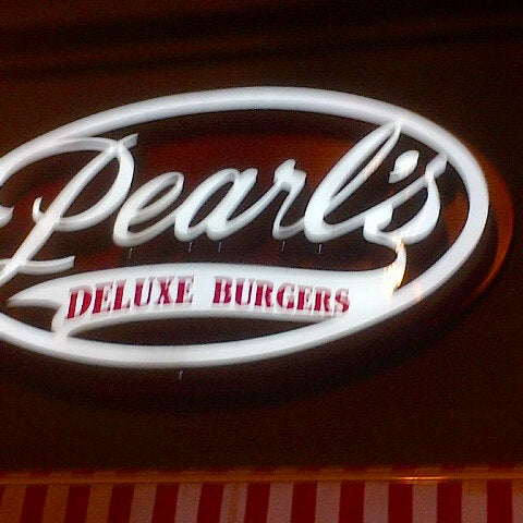 Photo taken at Pearl&#39;s Deluxe Burgers by Richie W. on 9/11/2013