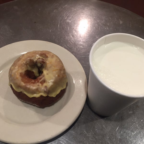 1/2/2020にRichie W.がDynamo Donut &amp; Coffeeで撮った写真