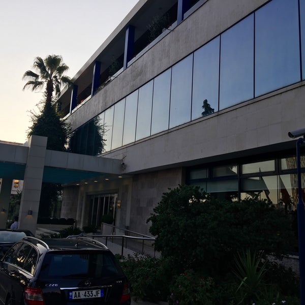 Das Foto wurde bei Tirana International Hotel &amp; Conference Centre von Enes E. am 8/29/2016 aufgenommen
