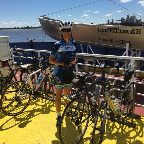 Traversier StIgnacedeLoyola Boat or Ferry