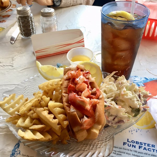 The Lobster Claw 7 tips from 195 visitors