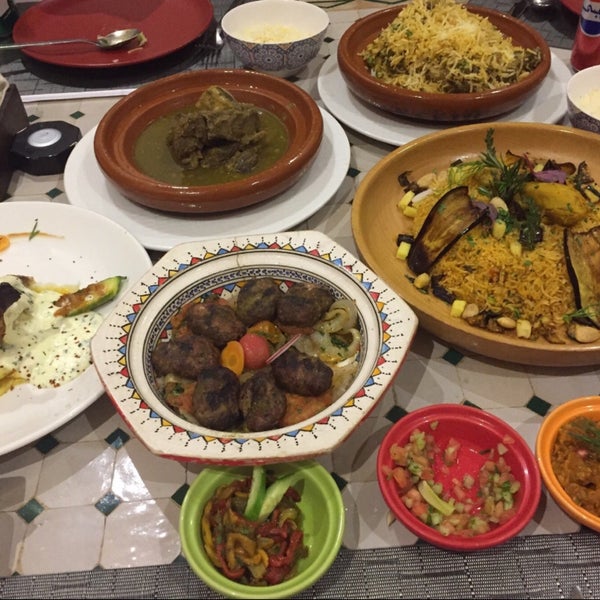 Das Foto wurde bei Menara Lounge &amp; Restaurant von Abdullah am 1/16/2020 aufgenommen