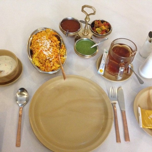 Photo taken at Khazaana Indian Restaurant by Secondary T. on 1/4/2014