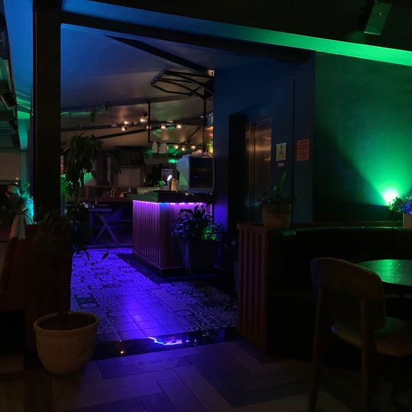 Foto tomada en Loti Cafe &amp; Roof Lounge  por Seymen S. el 8/10/2021