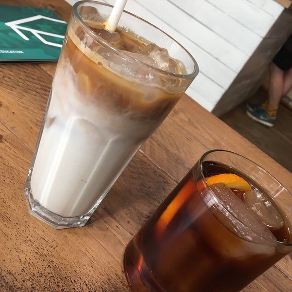 Photo taken at Tamp &amp; Pull Espresso Bar by Timi 😼 V. on 6/7/2019
